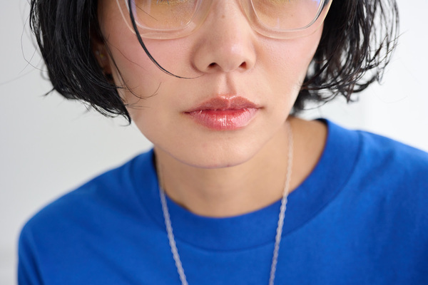 トレンド&amp;定番メガネがさらに洒落るメイクって？【ヘアメイク福岡玲衣さん直伝】 | HugMug