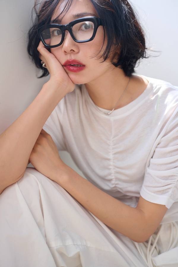 トレンド&amp;定番メガネがさらに洒落るメイクって？【ヘアメイク福岡玲衣さん直伝】 | HugMug