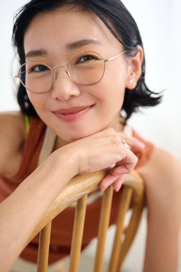 トレンド&amp;定番メガネがさらに洒落るメイクって？【ヘアメイク福岡玲衣さん直伝】 | HugMug