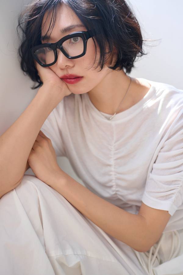 トレンド&amp;定番メガネがさらに洒落るメイクって？【ヘアメイク福岡玲衣さん直伝】 | HugMug