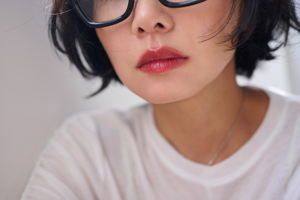 トレンド&amp;定番メガネがさらに洒落るメイクって？【ヘアメイク福岡玲衣さん直伝】 | HugMug