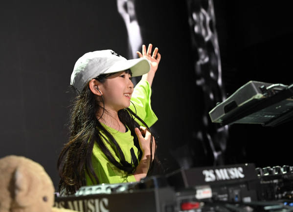 【“天才キッズ”に密着！】DJ・ダンス・アートを極める3人の異才 | HugMug