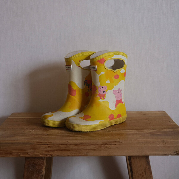 雨の日のおでかけも楽しくなる！ おしゃれキッズ愛用のレイングッズ8選 | HugMug