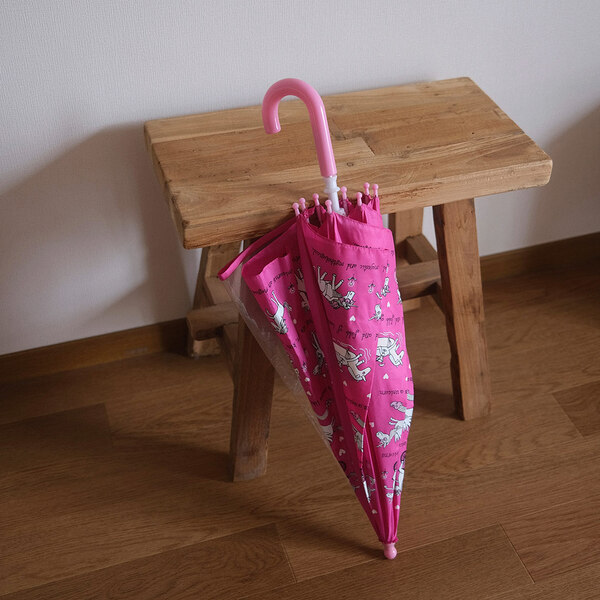 雨の日のおでかけも楽しくなる！ おしゃれキッズ愛用のレイングッズ8選 | HugMug