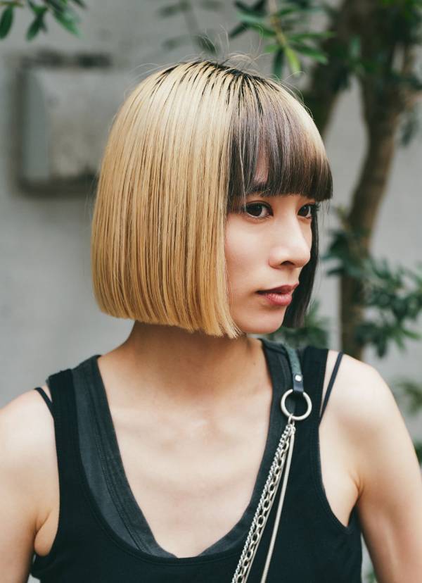 ピンクのオールインワンに目線集中！ 親子で成り立つ甘辛コーデが新鮮 | HugMug