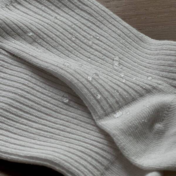 梅雨におすすめ【3COINS】子どもの防水ソックス＆傘が最高すぎる！ | HugMug