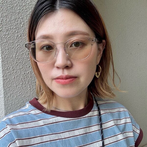 調光サングラスだから室内でもずっとつけれる！トレンドのクリアフレームは絶対買い『FREAK’S STORE×OWNDAYS』 | HugMug