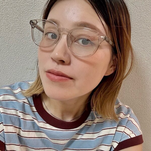 調光サングラスだから室内でもずっとつけれる！トレンドのクリアフレームは絶対買い『FREAK’S STORE×OWNDAYS』 | HugMug