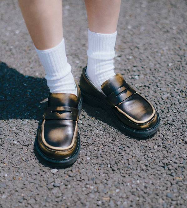 宮城 舞さん＆ぷにゅこちゃんの私服スナップ！ おしゃれも動きやすさも両立した公園コーデ | HugMug