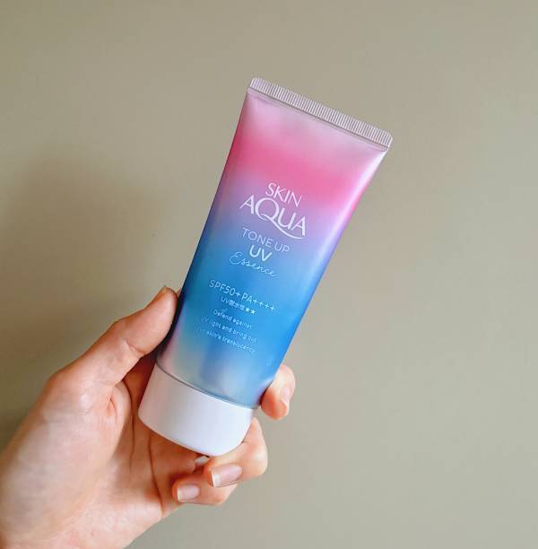 夏の神アイテム！トーンアップと日焼け対策が同時に叶う【スキンアクアトーンアップUV】 | HugMug