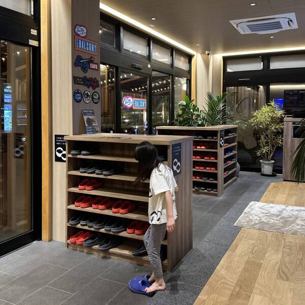 泳げる！潜れる！飛び込みOK！？【関東最大級スパ】King&amp;Queenが子連れで最高に楽しめる | HugMug