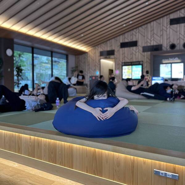 泳げる！潜れる！飛び込みOK！？【関東最大級スパ】King&amp;Queenが子連れで最高に楽しめる | HugMug