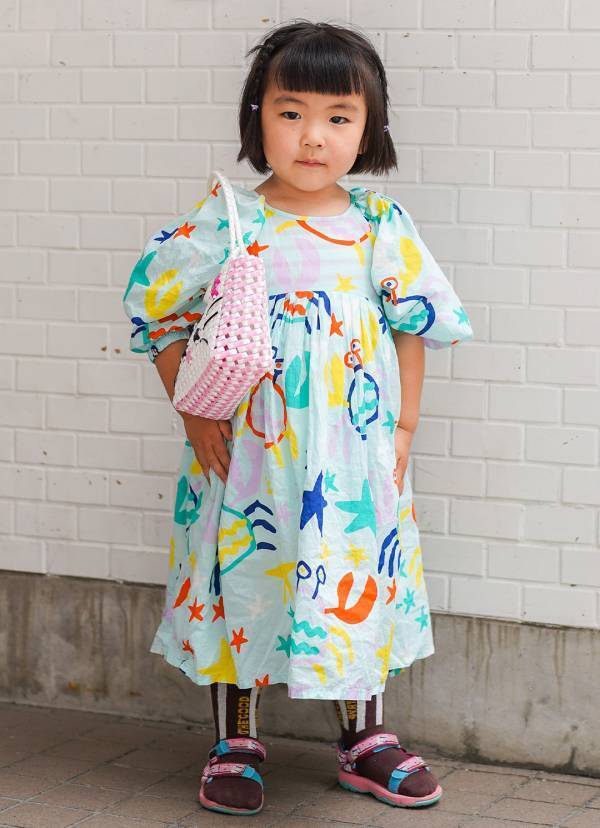 【ヴィンテージ好きな親子コーデ】ママと娘のエプロンリンクが可愛すぎ！ | HugMug