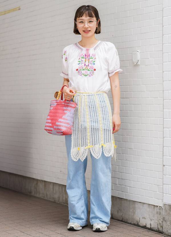 【ヴィンテージ好きな親子コーデ】ママと娘のエプロンリンクが可愛すぎ！ | HugMug