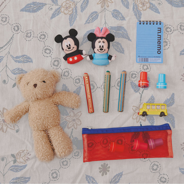 子育て中ママのバッグの中身見せて！【ヴィンテージショップオーナーHanaさん】 | HugMug