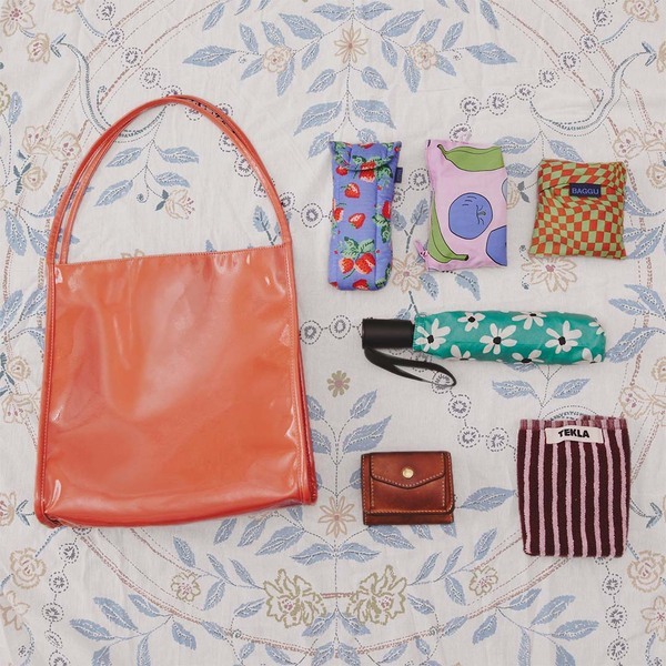 子育て中ママのバッグの中身見せて！【ヴィンテージショップオーナーHanaさん】 | HugMug