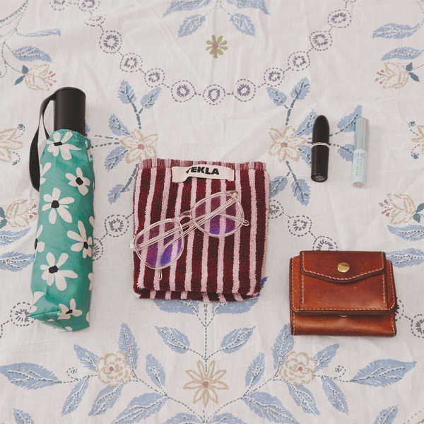 子育て中ママのバッグの中身見せて！【ヴィンテージショップオーナーHanaさん】 | HugMug