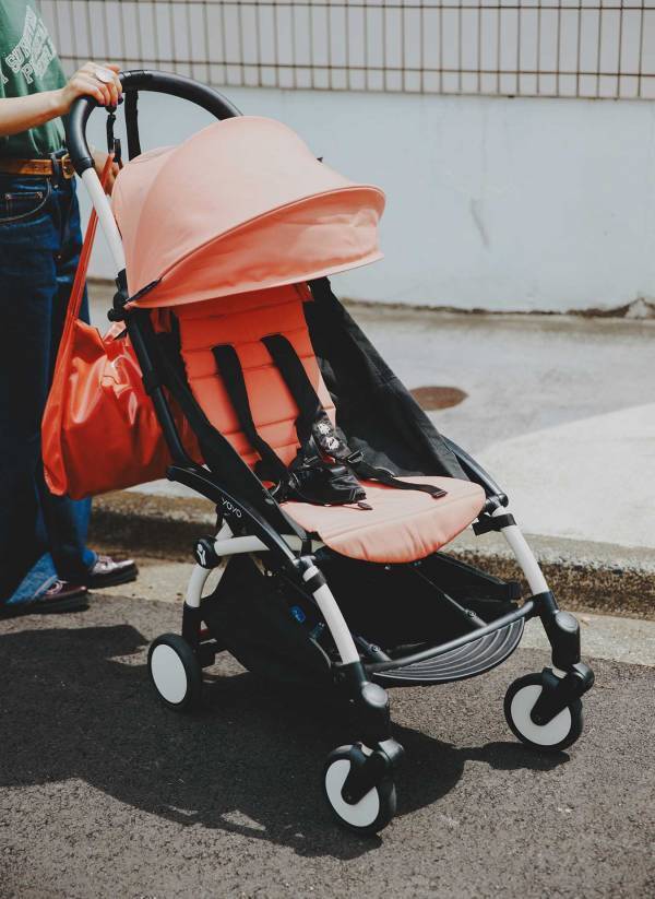 子育て中ママのバッグの中身見せて！【ヴィンテージショップオーナーHanaさん】 | HugMug