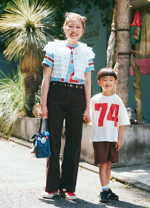 【ZARA】のナンバリングTがめちゃかわ！ レッドをキーカラーにした親子コーデ  | HugMug
