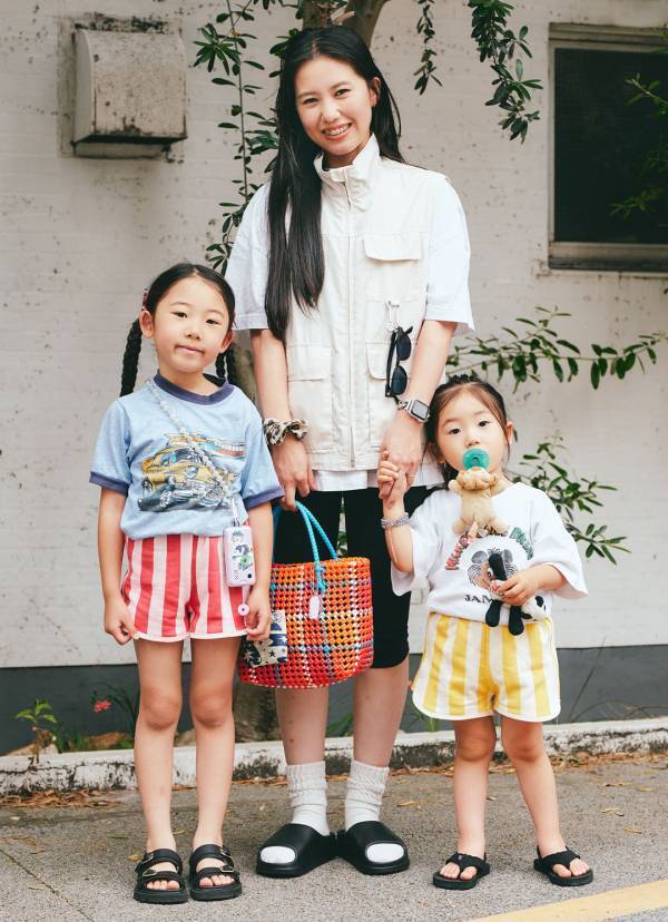 ヴィンテージTシャツできょうだいリンク！ ママの技ありモノトーンコーデは必見 | HugMug