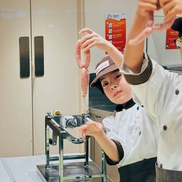 『キッザニア』で後悔しない！ 入場前にやるべき準備と当日の効率的な回り方【完全ガイド】 | HugMug