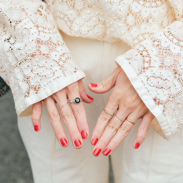 失敗しないホワイトコーデ！ 小物をアクセントに爽やか夏スタイル | HugMug