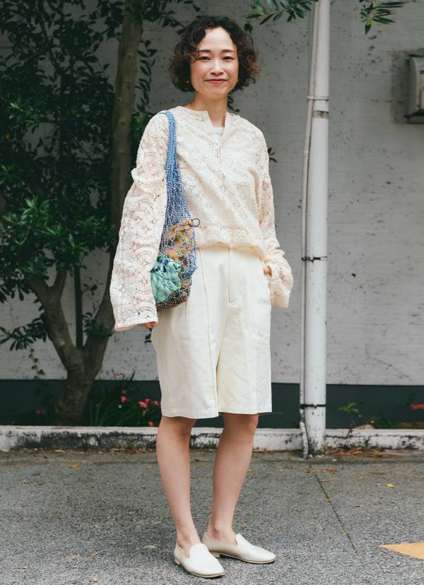 失敗しないホワイトコーデ！ 小物をアクセントに爽やか夏スタイル | HugMug