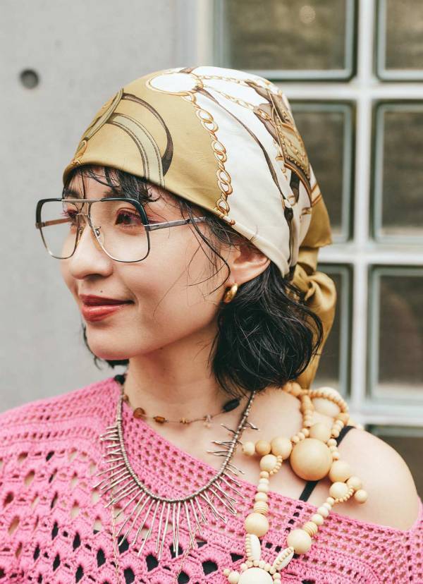 ハンドメイドのニットが主役！ ピンク×デニムをシェアした親子コーデがおしゃれ | HugMug