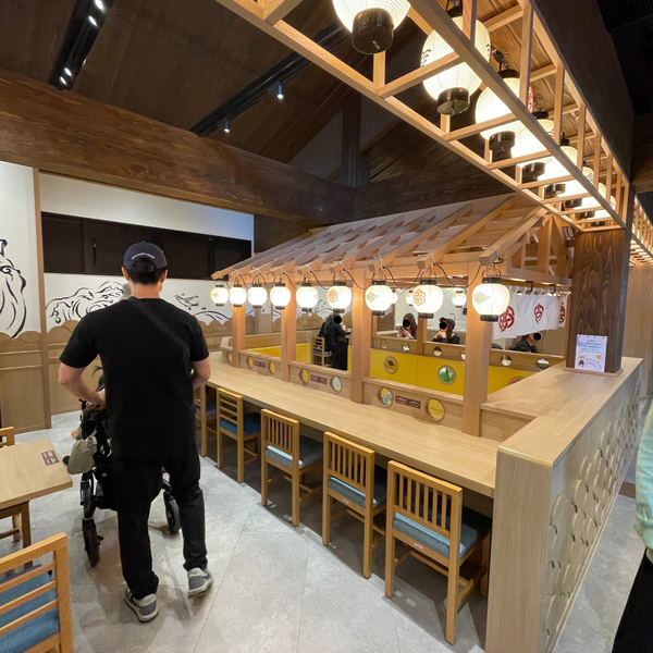 豊洲市場が超進化！市場の見学から食べ歩き&amp;足湯まで【千客万来】の全貌を徹底レポ | HugMug