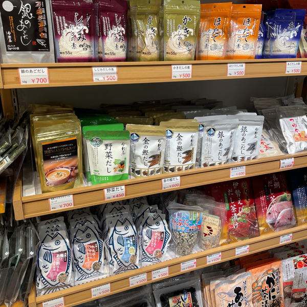 豊洲市場が超進化！市場の見学から食べ歩き&amp;足湯まで【千客万来】の全貌を徹底レポ | HugMug