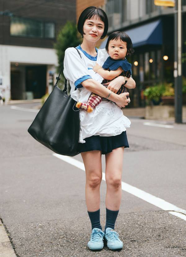 古着Tシャツのレイヤードがおしゃれすぎ！ 寒色系で魅せる夏の親子リンクコーデ | HugMug