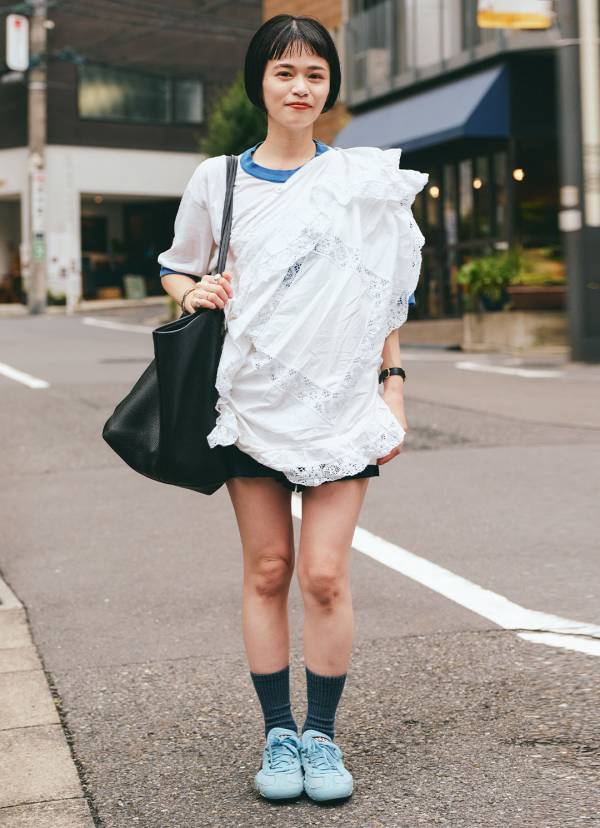 古着Tシャツのレイヤードがおしゃれすぎ！ 寒色系で魅せる夏の親子リンクコーデ | HugMug