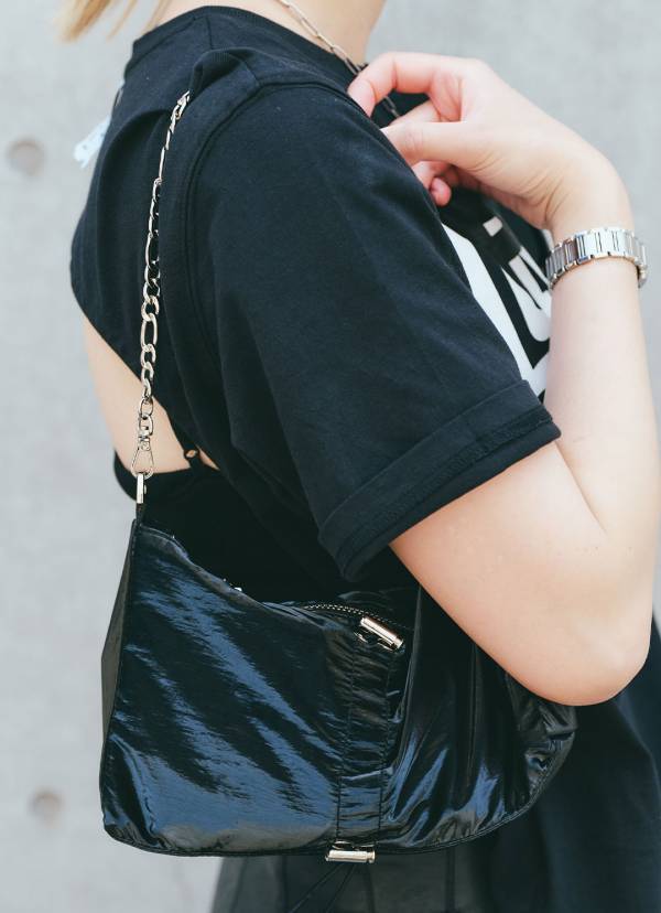 そのブラックコーデ、夏なのに軽やか！ ボーダーをシェアした家族コーデ | HugMug