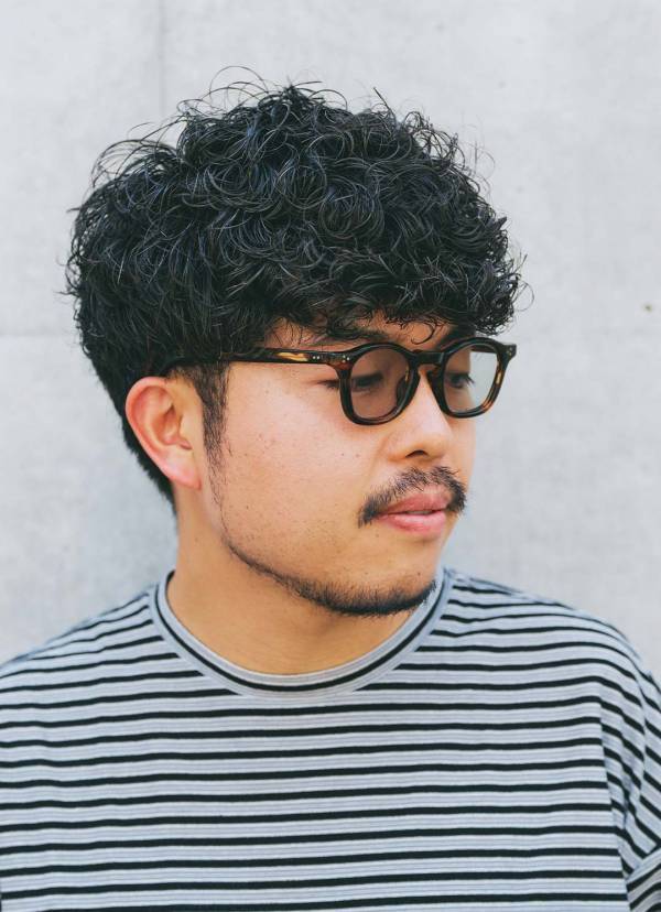 そのブラックコーデ、夏なのに軽やか！ ボーダーをシェアした家族コーデ | HugMug