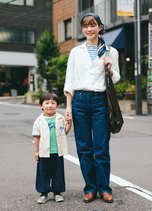 【ZARA】のトップスで一気に夏ムード！ ブルー×ホワイトで爽やか親子コーデ | HugMug