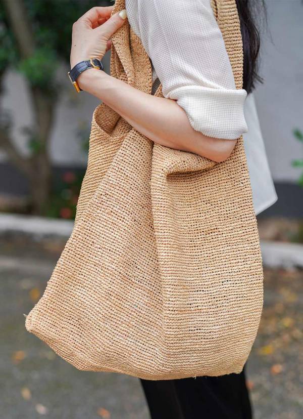 ハンドメイドのブレスレットで夏気分♪ 元気いっぱいハッピーカラーの家族コーデ | HugMug