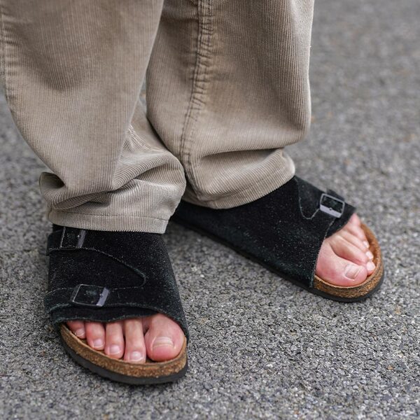 ハンドメイドのブレスレットで夏気分♪ 元気いっぱいハッピーカラーの家族コーデ | HugMug