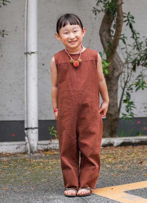 ハンドメイドのブレスレットで夏気分♪ 元気いっぱいハッピーカラーの家族コーデ | HugMug