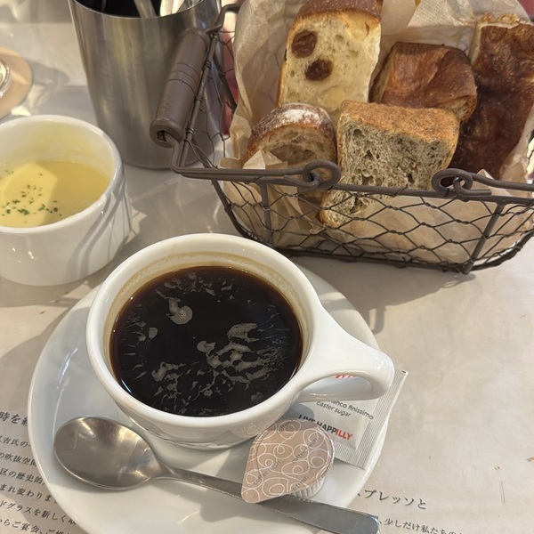 大正時代の銀行をリノベ！一度は行きたい「パンとエスプレッソと堺筋倶楽部」 | HugMug