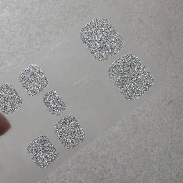 19枚100円！？【セリア】ネイルシールが安くてデザイン豊富！自宅で簡単セルフネイル | HugMug