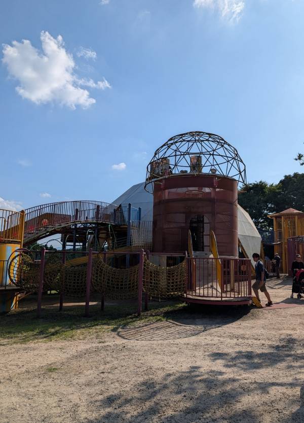 【埼玉・森林公園】じゃぶじゃぶ池×50種の遊具で外遊びDAY！ | HugMug