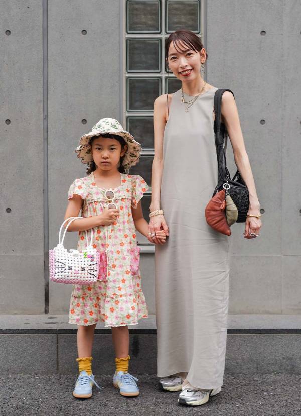 「海外子ども服」でおしゃれ度爆上げ！ ナチュラルトーンで魅せる夏の親子コーデ | HugMug