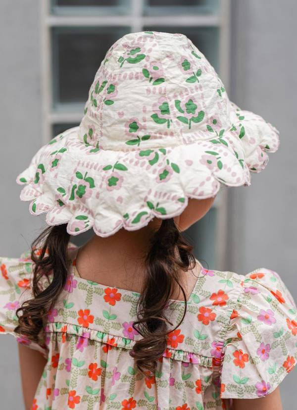 「海外子ども服」でおしゃれ度爆上げ！ ナチュラルトーンで魅せる夏の親子コーデ | HugMug