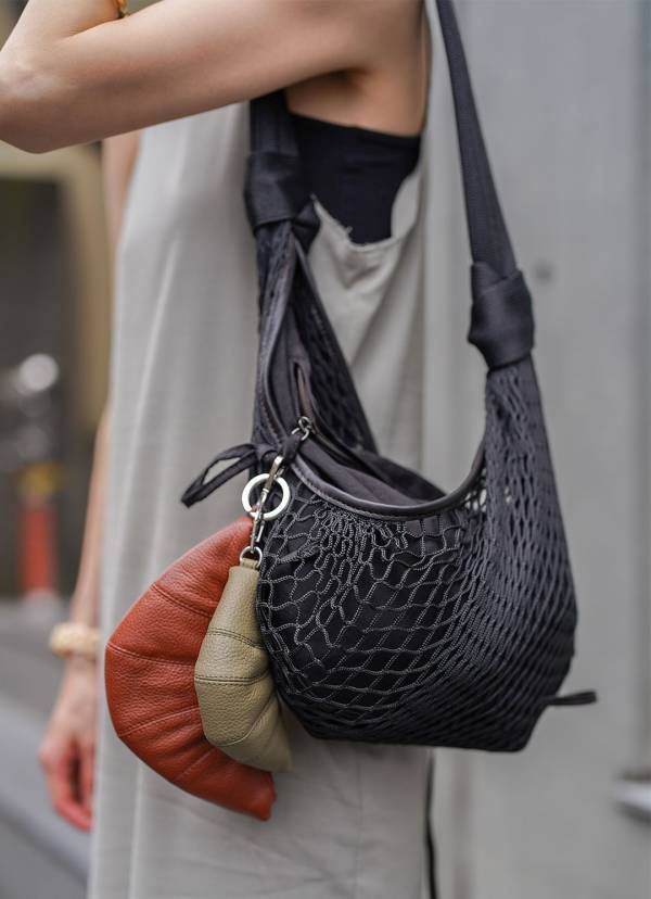 「海外子ども服」でおしゃれ度爆上げ！ ナチュラルトーンで魅せる夏の親子コーデ | HugMug