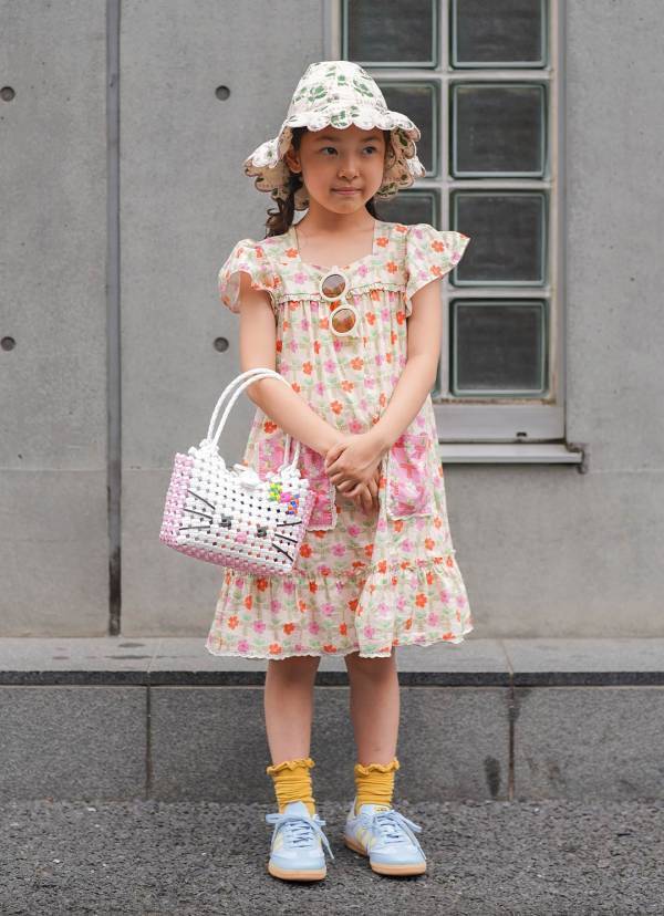 「海外子ども服」でおしゃれ度爆上げ！ ナチュラルトーンで魅せる夏の親子コーデ | HugMug