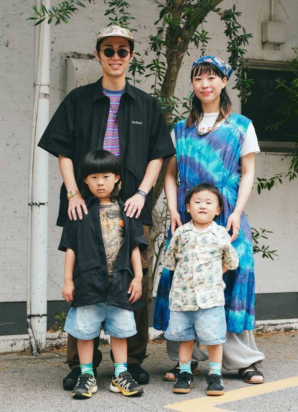 アウトドアMIXでおしゃれ度爆上げ！ ママのタイダイ柄ワンピで視線をキャッチ | HugMug