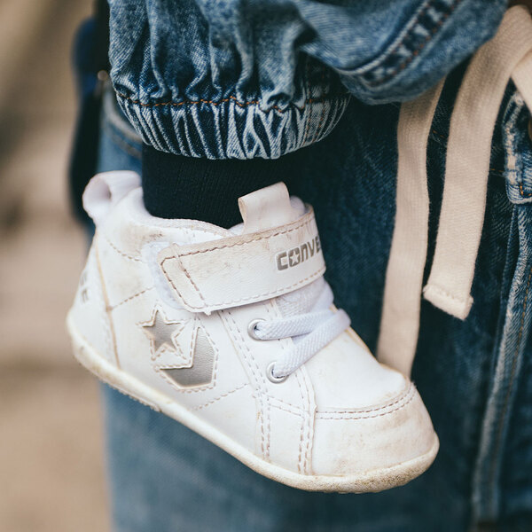 『ユニクロ』や『西松屋』など！ プチプラ上手な親子デニムコーデがおしゃれ | HugMug