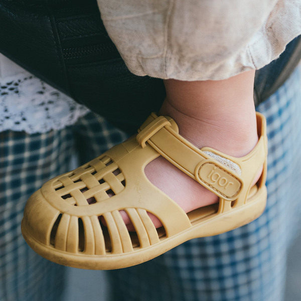 【GU】プチプラなのに高見え！ 淡色ファミリーコーデがこなれ感抜群 | HugMug