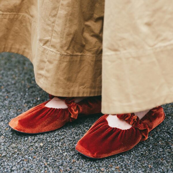 トレンドのビスチェはこう使う！1点投入でオシャレ度爆上げなコーデ術 | HugMug