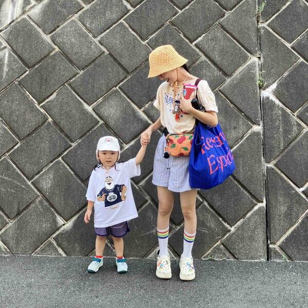 水遊びはGU＆プチプラが正解！色使いでおしゃれアクティブコーデが叶う【さあやの親子コーデログ】 | HugMug